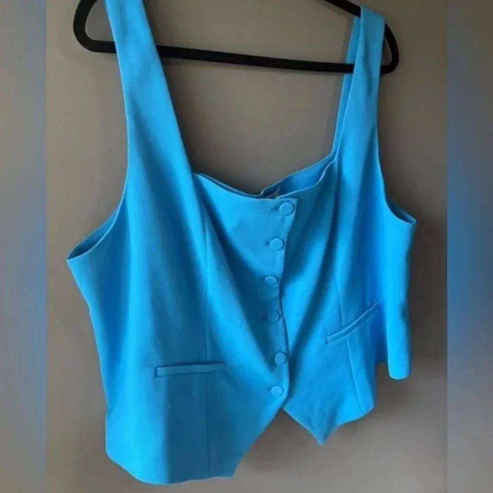 NWT Skies are blue curvy, size 2X, bright blue vest, thick strap, waist coat - Picture 5 of 7